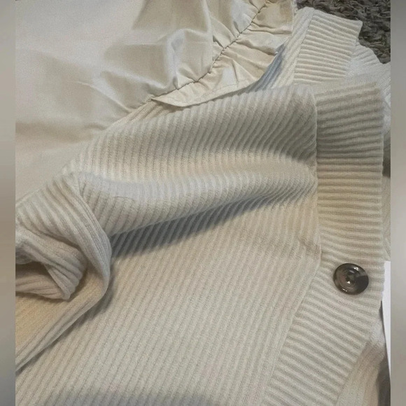 NWT Who What Wear Button Front puff sleeve cardigan top - Picture 2 of 2